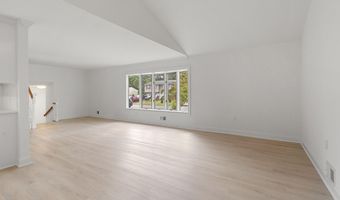 13 Grouse Dr, Bayville, NJ 08721