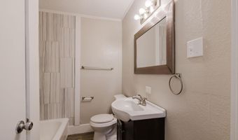 524 W Cross St, Benton, AR 72015