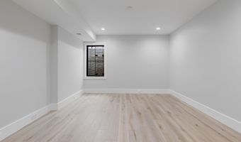 809 N KENMORE St, Arlington, VA 22201