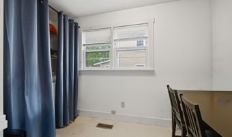 17 Lake Ave, Danbury, CT 06810