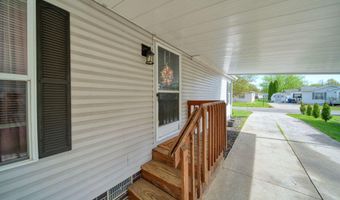 953 Savannah River Dr, Adrian, MI 49221