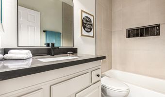 940 W MACAW Dr, Chandler, AZ 85286