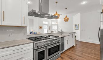 27 Chapel Hill Rd, Bay St. Louis, MS 39520