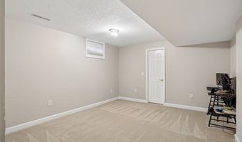 305 NE 16th St, Ankeny, IA 50021