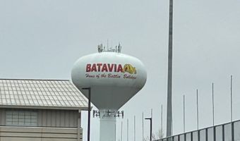 103 N Barton Trl, Batavia, IL 60510