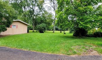 41511 N Country Club Dr, Antioch, IL 60002