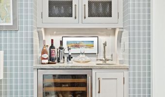 1801 N HARTFORD St N, Arlington, VA 22201