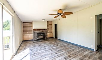 107 Oakridge Dr, Americus, GA 31709