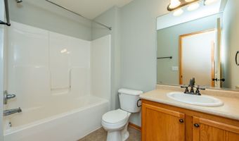 5204 NE Briarwood Dr, Ankeny, IA 50021