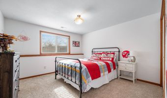 220 S Onewood Dr, Andover, KS 67002