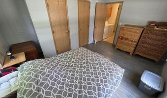 32 Plain St, Barre, VT 05641