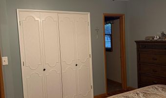 1899 Eisenhower Cir, Aberdeen, SD 57401