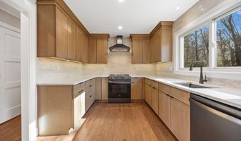 27 Tuttle Ct, Bethany, CT 06524