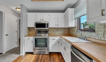 3305 Colonial Ct, Augusta, KS 67010