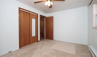 831 S Mitchell Ave, Arlington Heights, IL 60005