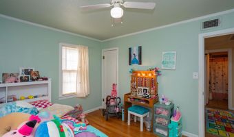 912 S 6th St, Artesia, NM 88210