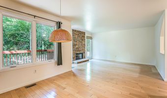 128 Ponds View Dr, Ann Arbor, MI 48103