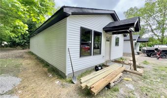 339 S Oak St, Austin, IN 47102
