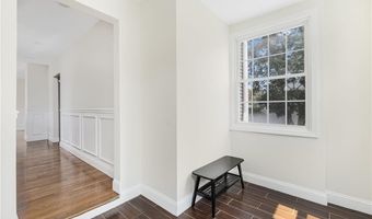 6 LARKSPUR Rd, Warwick, RI 02886