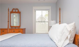 5 Gillies Ct, Newport, RI 02840