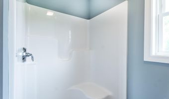 1 Estes Dr, Standish, ME 04085