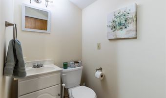 288 W Maplemere Rd, Amherst, NY 14221
