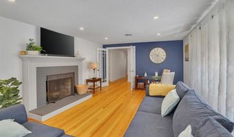 6 Beechwood Cir, Cromwell, CT 06416