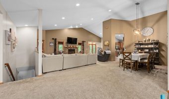 1005 Walnut St, Beresford, SD 57004