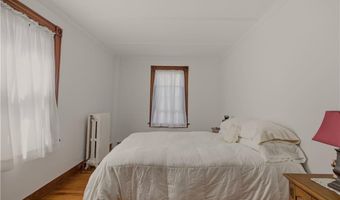 24 Thurston Ave, Newport, RI 02840