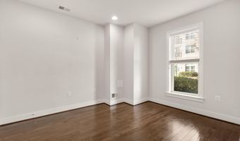 2505 MAIN LINE Blvd, Alexandria, VA 22301