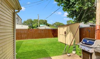 1 Somerset Rd W, Amityville, NY 11701