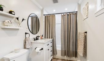 15 5th Ave, Avenel, NJ 07001