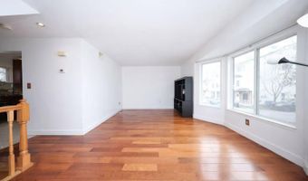 246 Jamie Ln, Staten Island, NY 10312
