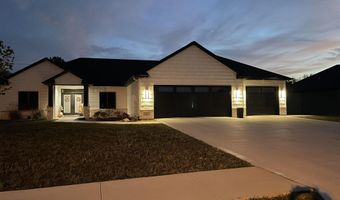 102 Fox Trail Dr, Auburn, IN 46706