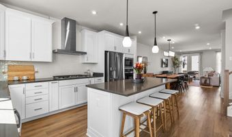 42131 SHINING STAR Sq, Ashburn, VA 20148