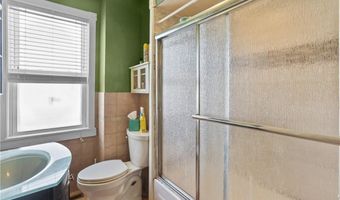 70 Perkins Ave, Cranston, RI 02910