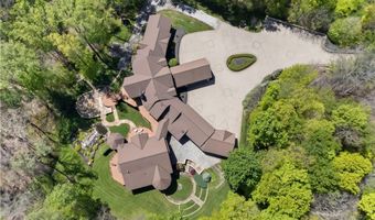 805 Cascades Dr, Aurora, OH 44202