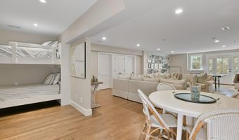 22 Kent Rd, Barnstable, MA 02630