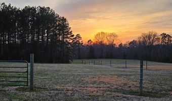 13521 Dykeland Rd, Amelia Court House, VA 23002