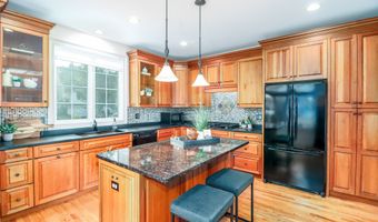 21 Great Heron Ln 21, Brookfield, CT 06804