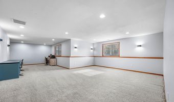 220 S Onewood Dr, Andover, KS 67002