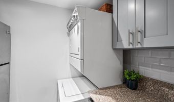 5911 EDSALL Rd 608, Alexandria, VA 22304