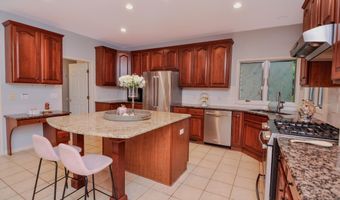 588 Green Rd, Ann Arbor, MI 48105