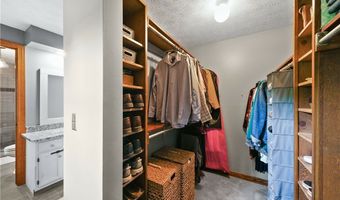 205 IRONWOOD Cir, Aurora, OH 44202