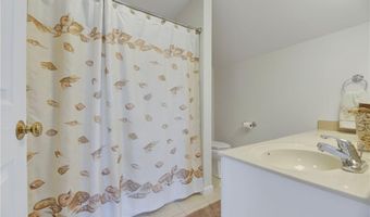 25 Southern View Dr, Narragansett, RI 02882