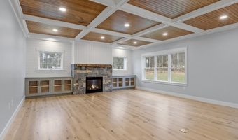 385 Green Rd, Bolton, MA 01740