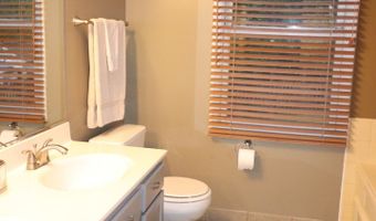 1900 Waverly Ln, Algonquin, IL 60102