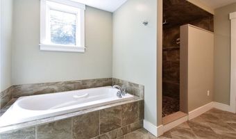 165 Lenihan Ln, East Greenwich, RI 02818