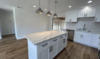 2501 Davis Ave, Carlsbad, CA 92008
