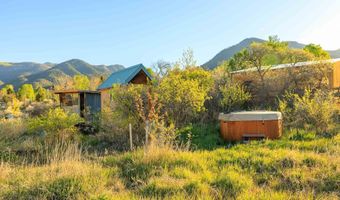 71 Calle Martinez, Arroyo Seco, NM 87514